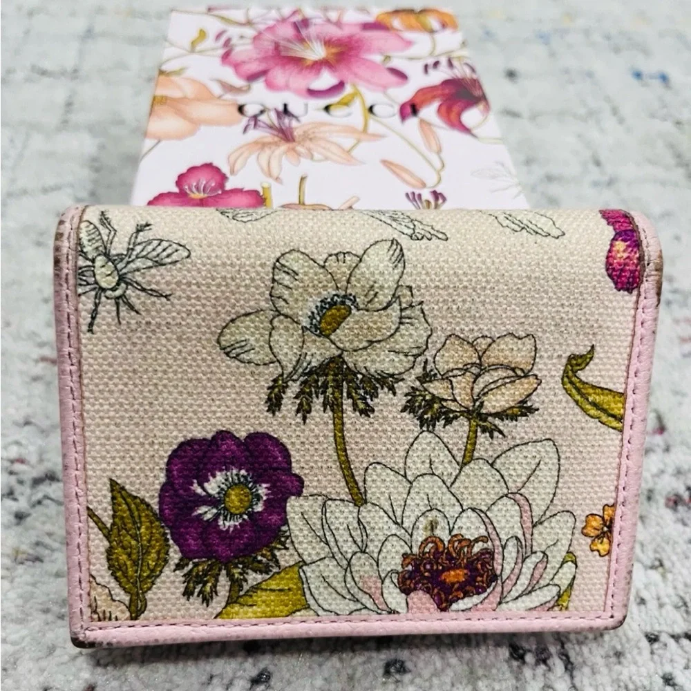 Gucci GG Flora Floral Canvas Wallet with Pink and Gold Accents - Picture 2 of 10